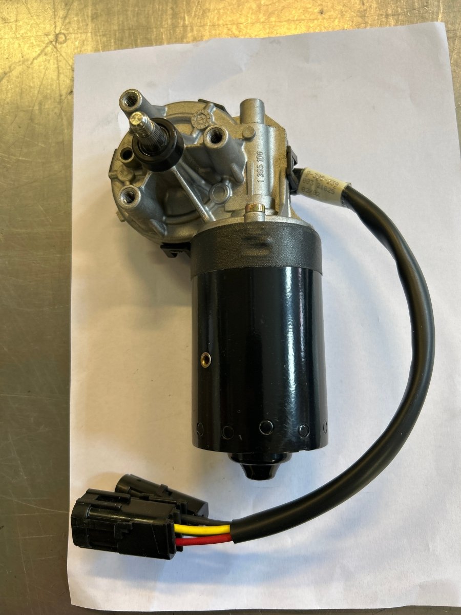 Pussermotor 521D Foran før serienr: JEE0135500 - Dagenborg Maskin AS