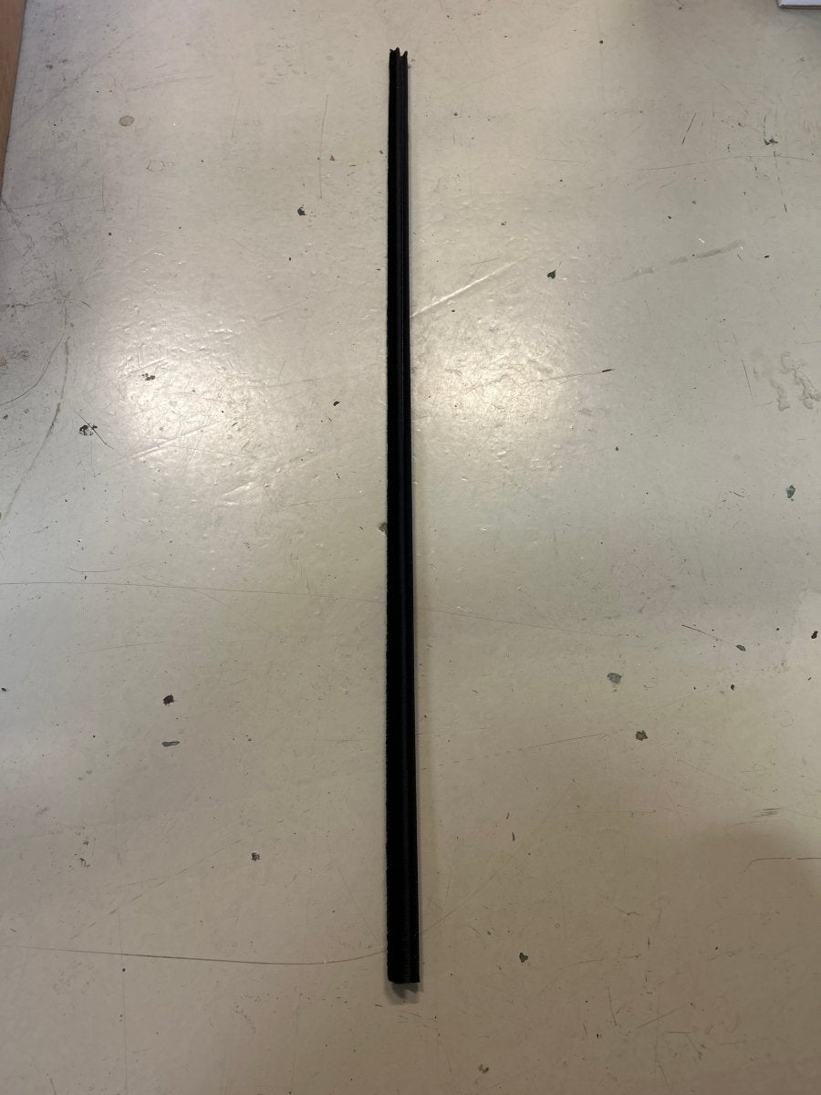 Tetning til bakrute 894mm L 580K - Dagenborg Maskin AS