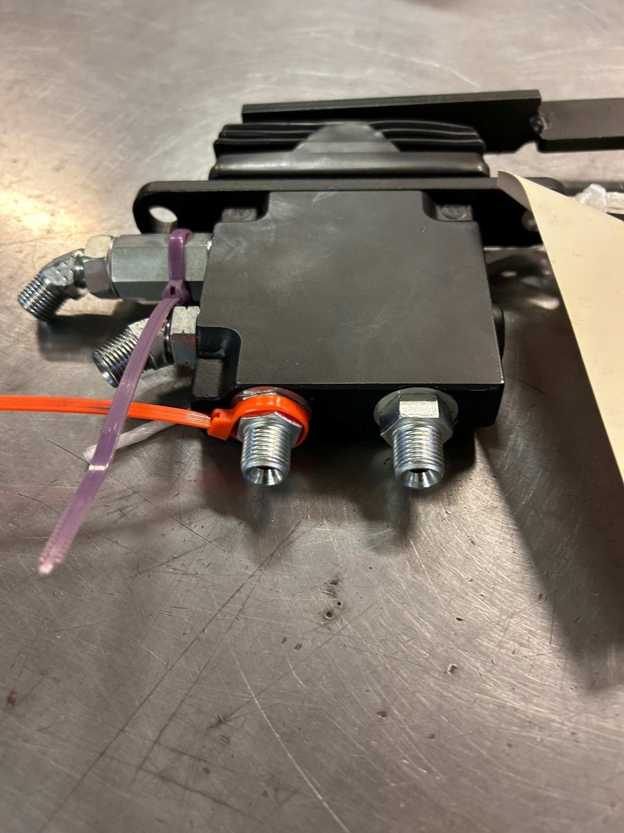 VALVE, REMOTE CONTROL CX Komplett med spak - Dagenborg Maskin AS
