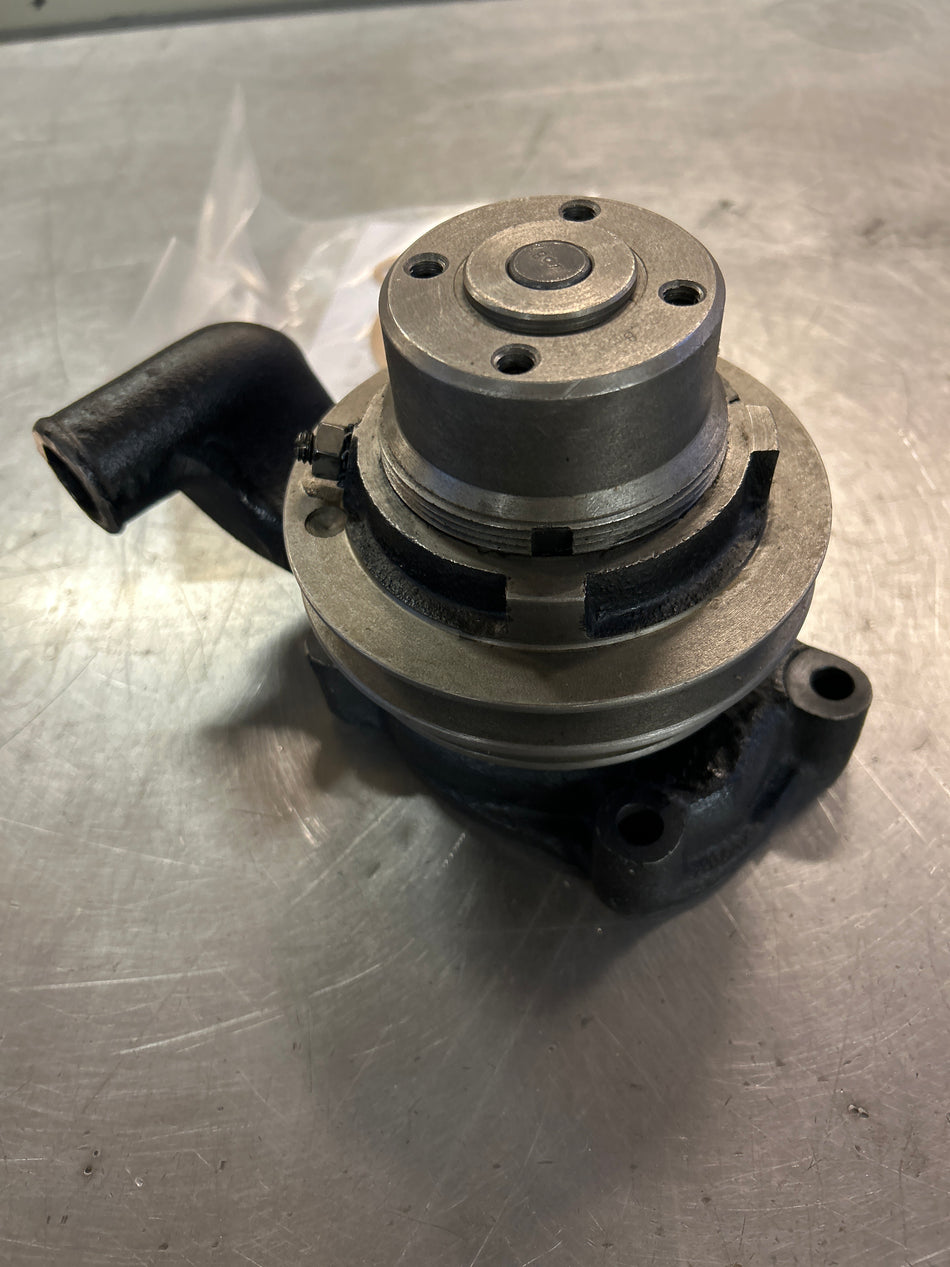 Vannpumpe komplett IH 444