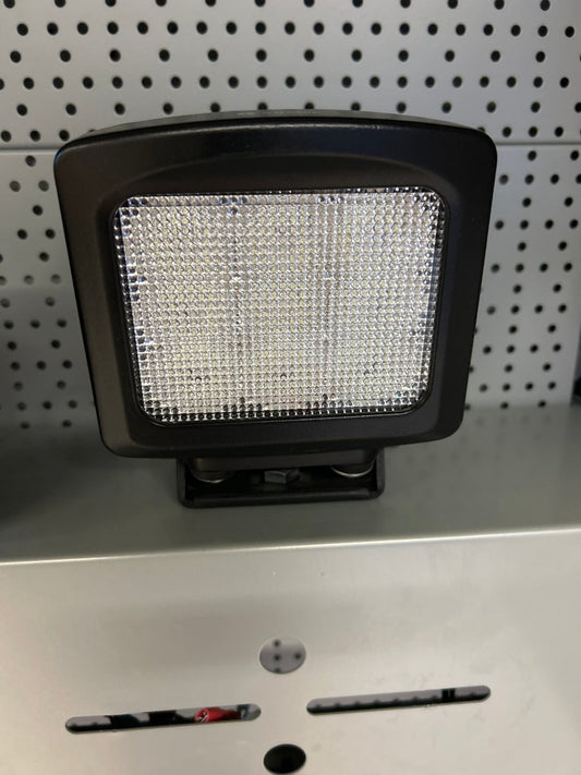 Arbeidslys LED 6500Lm 8led10w 140x140 IP67 6000K - Dagenborg Maskin AS