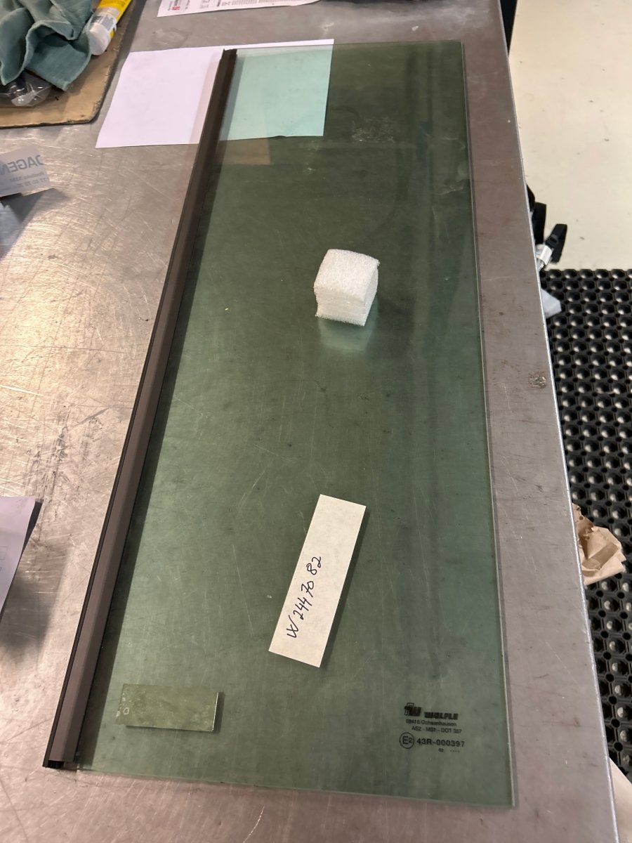 Glass dør 788/988/1188 - Dagenborg Maskin AS