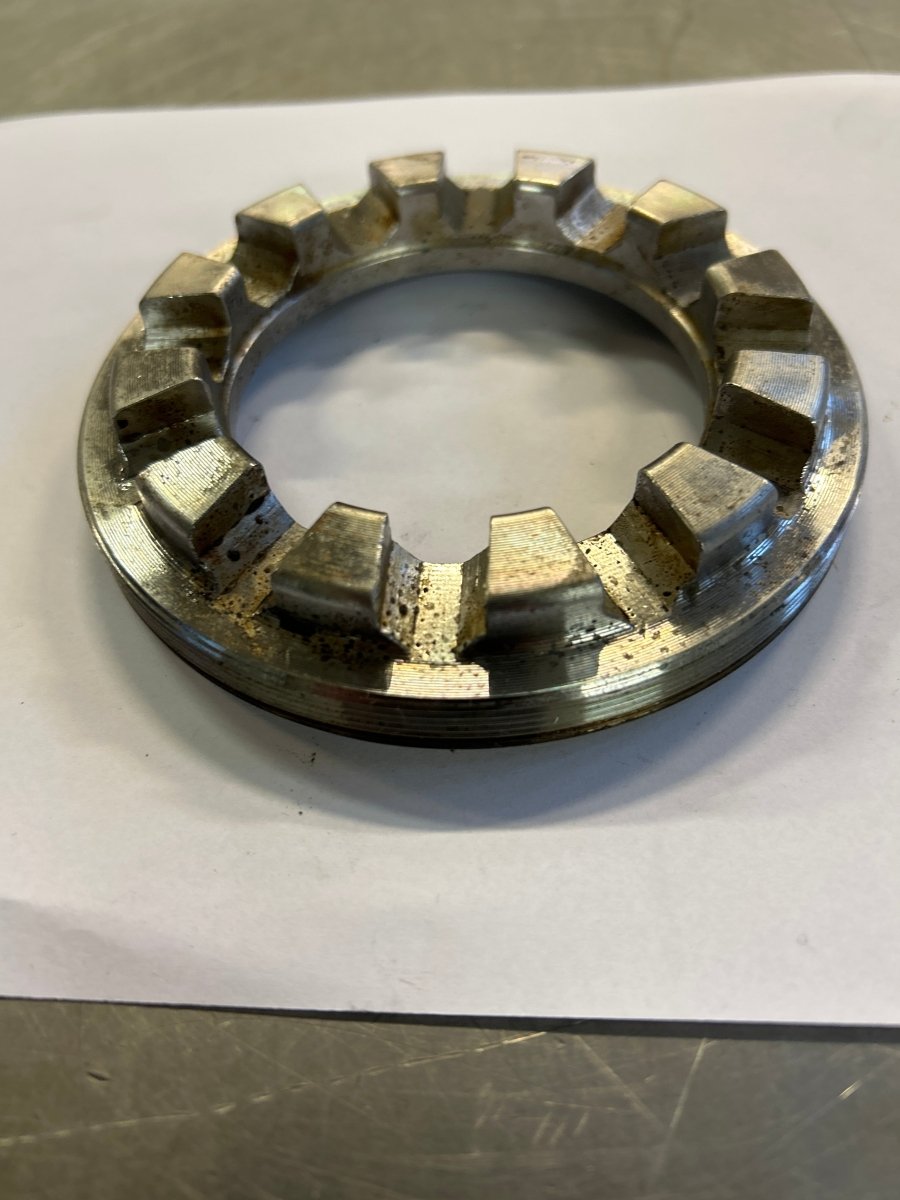 Mutter Utv.gjenger 122 mm - Dagenborg Maskin AS