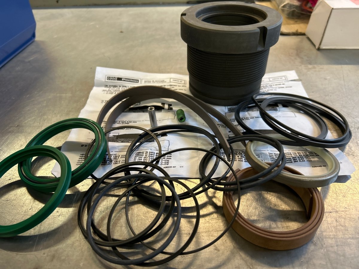 Pakkboks Poclain 588 - 1188/ CX210/CX225/CX230 - Dagenborg Maskin AS